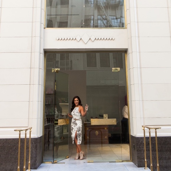 BOOKMARK MY CLOSET - Picture 2 of 5